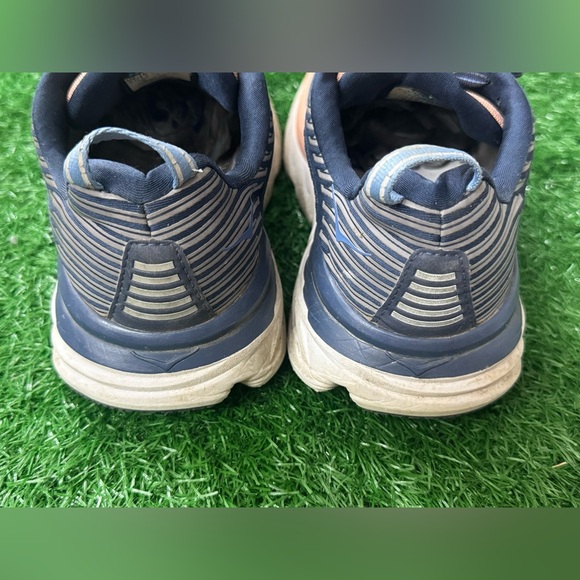 Hoka women’s Bondi 6‎ Wide Size 8D - Picture 6 of 9